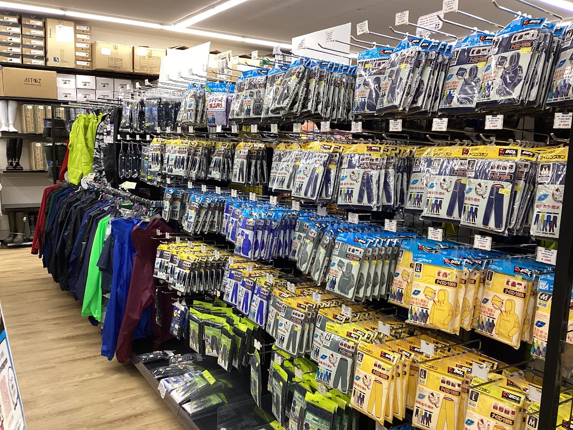 ナイロンヤッケ